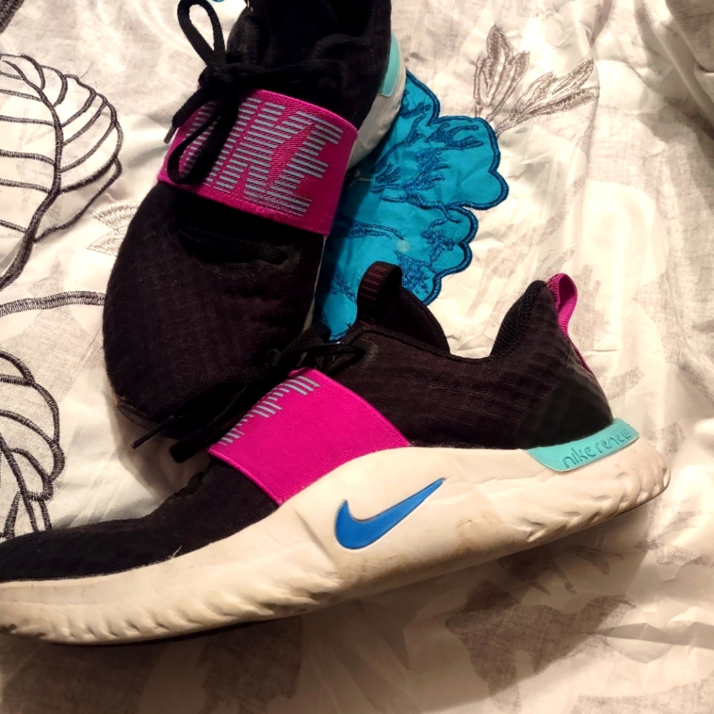 Nike Renews Tennis Shoes